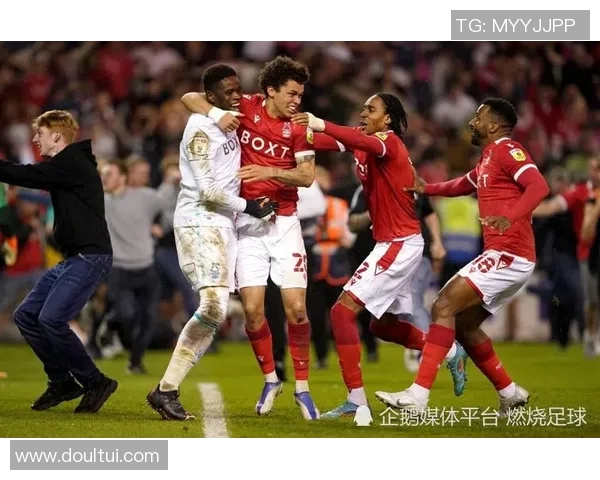 汉堡队与奥厄的激烈对决谁能在赛场上笑到最后