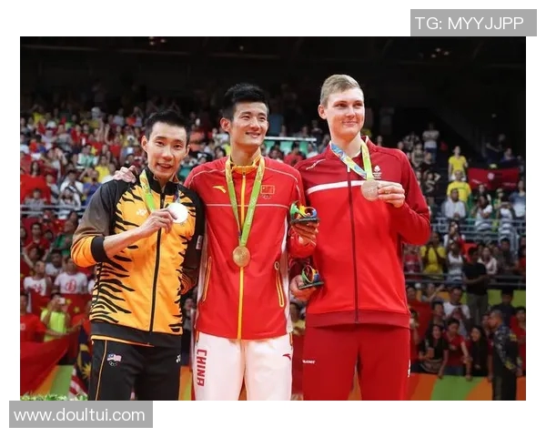 谌龙与李梓嘉激战在即羽坛新星对决引发热议与期待 谌龙与李梓嘉激战在即羽坛新星对决引发热议与期待