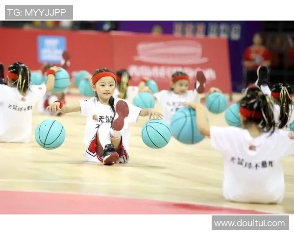 陈林坚的篮球梦想与奋斗历程:从青涩少年到职业球员的蜕变之路 陈林坚的篮球梦想与奋斗历程:从青涩少年到职业球员的蜕变之路