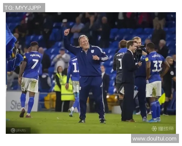 伯顿与巴恩斯利激战回顾双方精彩表现与战果分析