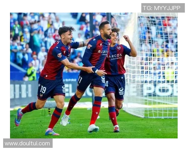 卢戈与莱万特的激烈对决揭示西乙联赛的竞争魅力与球队实力较量