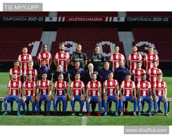 瓦伦西亚对阵年轻人队的精彩较量揭示了足球战术与团队合作的重要性 瓦伦西亚对阵年轻人队的精彩较量揭示了足球战术与团队合作的重要性