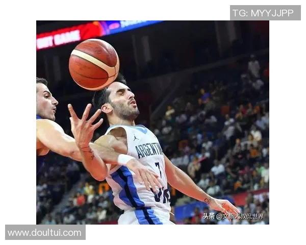 男篮阿根廷与巴西激战正酣谁能在这场对决中笑到最后