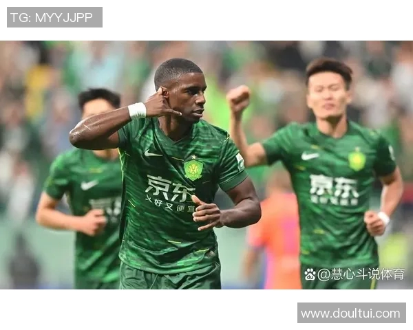 鲁能与国安激战背后裁判组的判罚争议与影响分析 鲁能与国安激战背后裁判组的判罚争议与影响分析