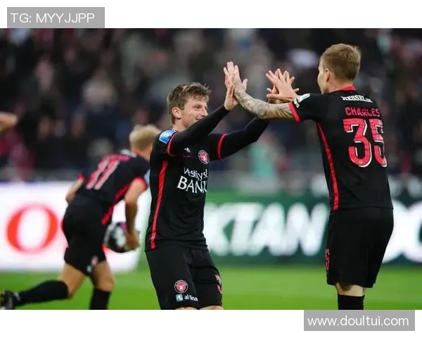 比尔森与拉纳卡的精彩对决揭示了足球战术与团队合作的完美结合